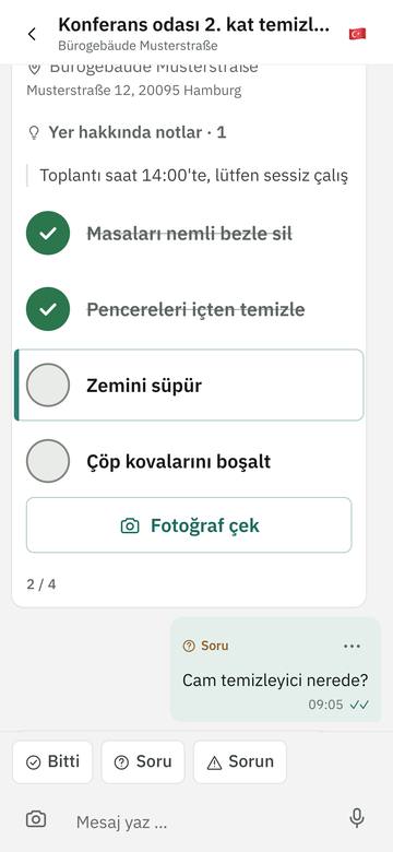Die Mitarbeiter-Ansicht auf Türkisch: ein Auftrag mit Checkliste, zwei Punkte abgehakt.